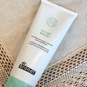 Dr brandt ph-balanced cleanser